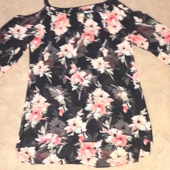 White House Black Market Tops - White House Black Market Floral Top